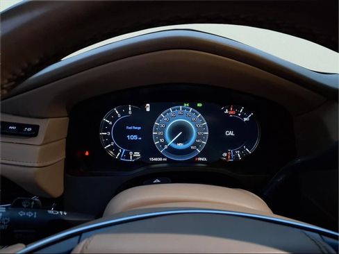 Used 2018 Cadillac Escalade Platinum image 7