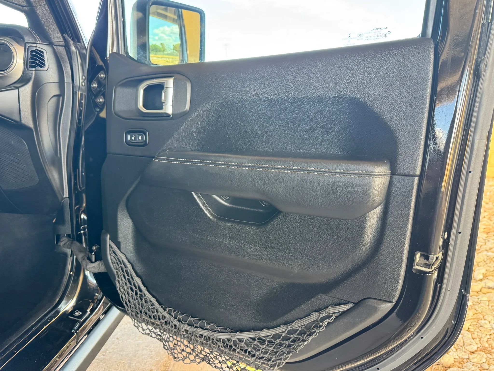 Used 2020 Jeep Wrangler Unlimited Sahara AWD/4WD image 23