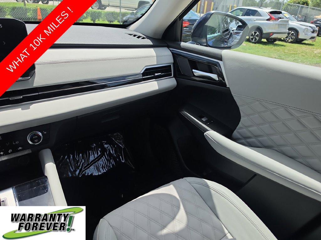 Used 2024 Mitsubishi Outlander SEL Black Edition FWD image 11