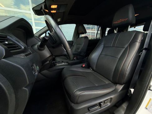 Used 2022 Honda Pilot TrailSport image 4