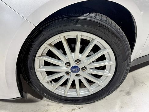 Used 2013 Ford C-MAX SE image 2