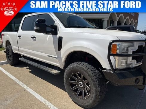 Used 2017 Ford F250 Lariat w/ Lariat Ultimate Package image 3