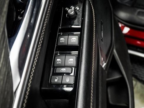 Used 2024 Jeep Wagoneer L Series II w/ Flexible Seating Group image 32