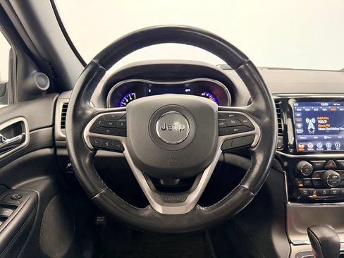 Used 2022 Jeep Grand Cherokee Altitude AWD/4WD image 14