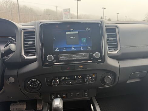 Used 2022 Nissan Frontier SV image 10