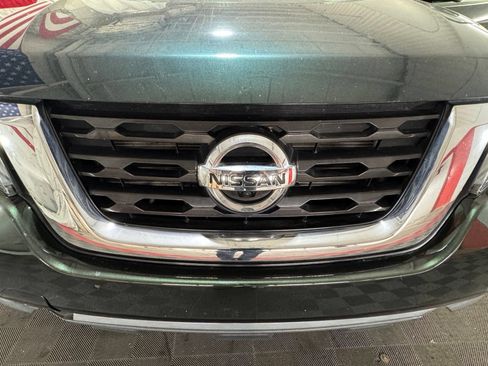 Used 2019 Nissan Pathfinder SL AWD/4WD image 19