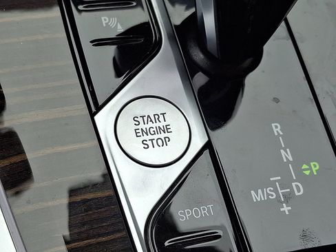 Used 2023 BMW X5 xDrive40i w/ M Sport Package image 23