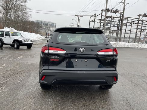 Used 2023 Toyota Corolla Cross L image 4