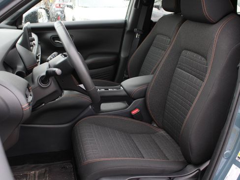 Used 2025 Honda HR-V Sport image 16