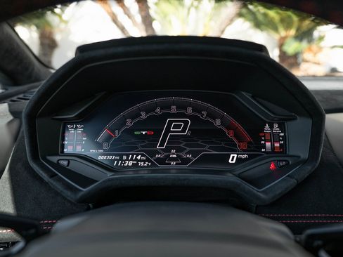 Used 2024 Lamborghini Huracan STO image 16