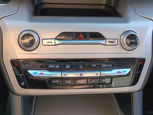 Used 2023 Ford Explorer XLT w/ Equipment Group 202A image 21