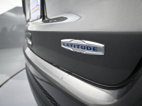 Used 2022 Jeep Compass Latitude AWD/4WD image 33