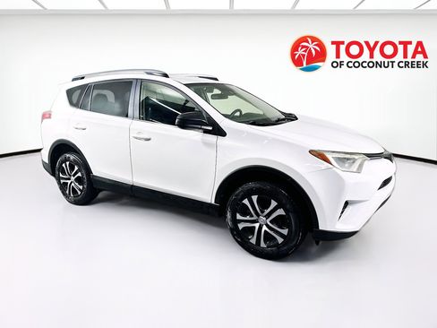 Used 2017 Toyota RAV4 LE image 1