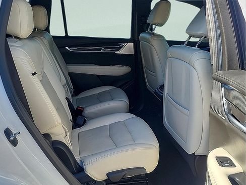 Used 2023 Cadillac XT6 Sport AWD/4WD image 11