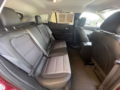 Used 2025 Chevrolet Trax LT image 38
