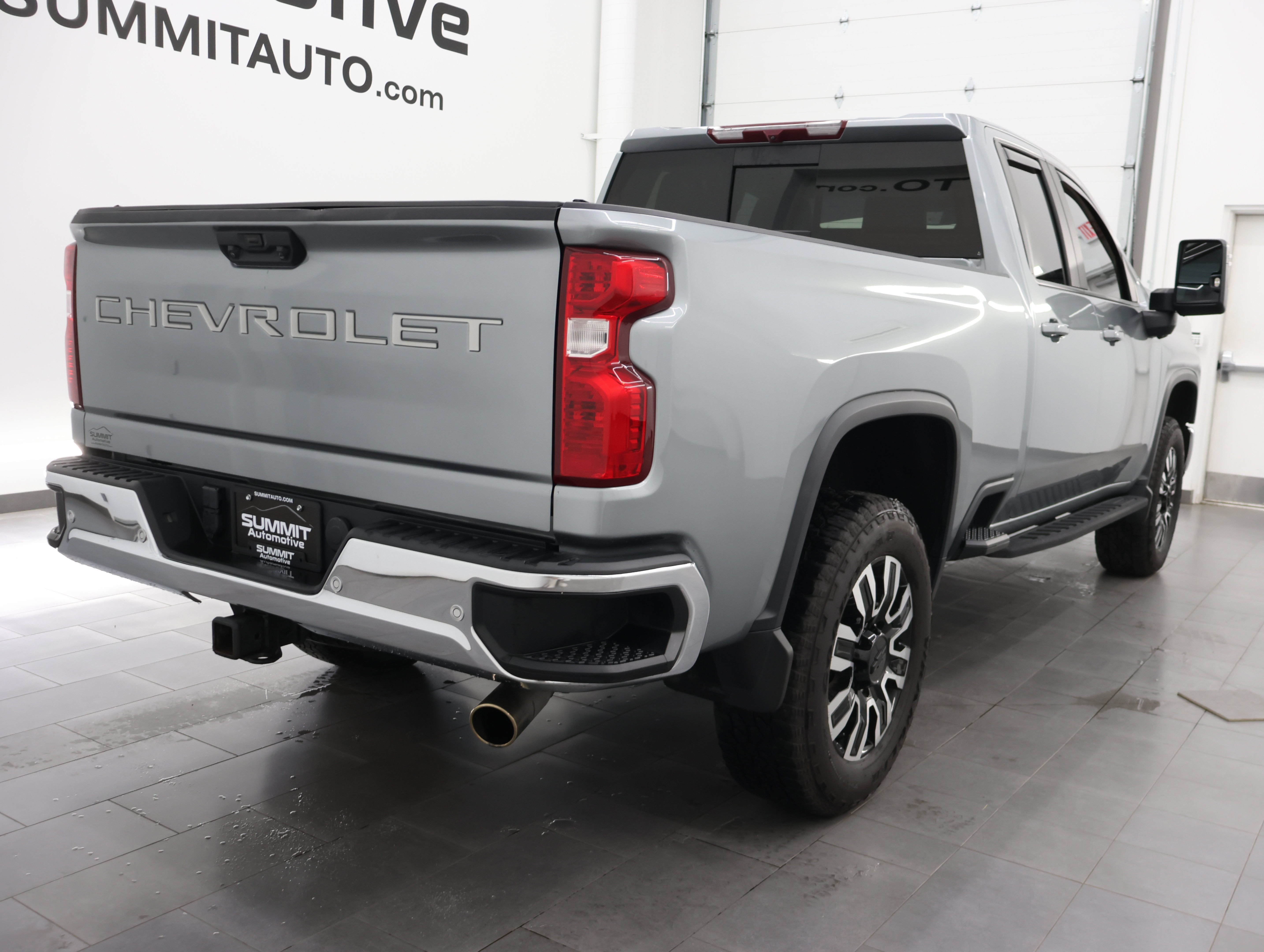 Used 2024 Chevrolet Silverado 2500 LT AWD/4WD image 4