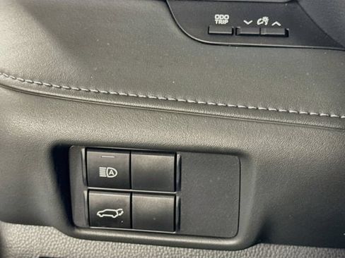 Used 2022 Toyota Highlander XLE FWD image 10