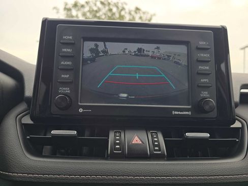 Used 2022 Toyota RAV4 XLE Premium image 28