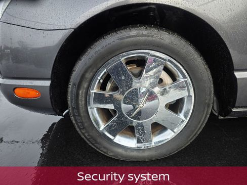 Used 2003 Ford Thunderbird image 22