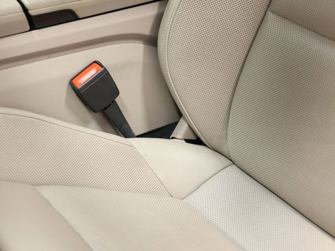 Used 2022 Porsche Taycan 4 Cross Turismo w/ Technology Package image 18