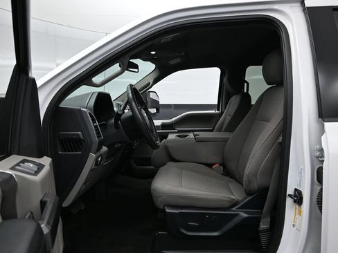 Used 2020 Ford F150 XLT w/ Equipment Group 302A Luxury AWD/4WD image 19