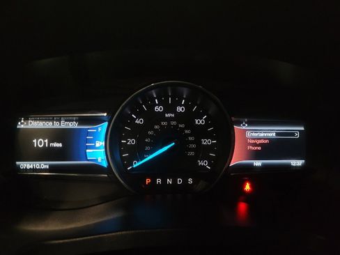 Used 2017 Ford Explorer XLT w/ Equipment Group 202A AWD/4WD image 23