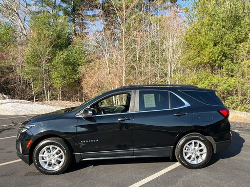 Used 2022 Chevrolet Equinox LT image 2