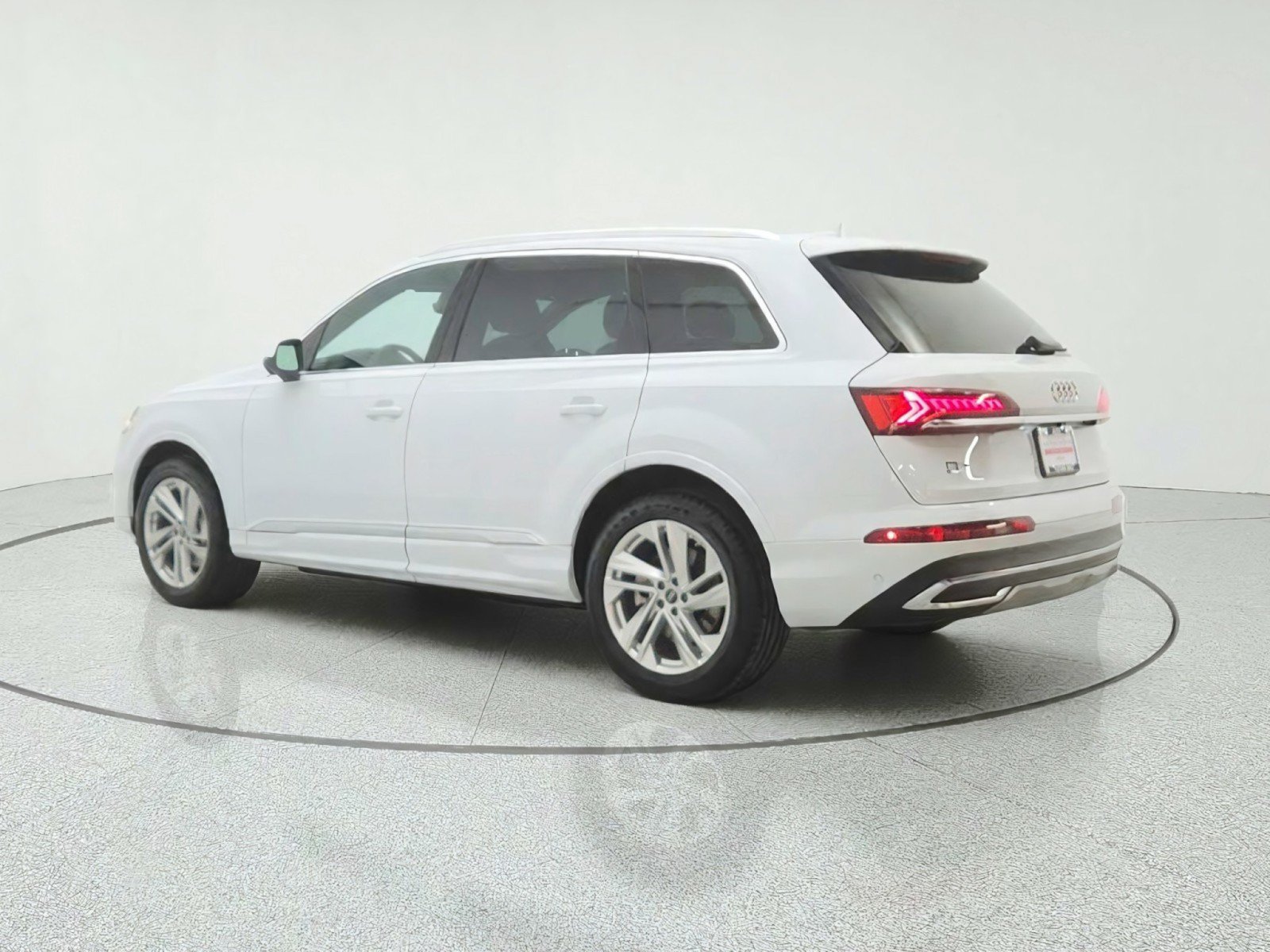 Used 2023 Audi Q7 3.0T Premium AWD/4WD image 7
