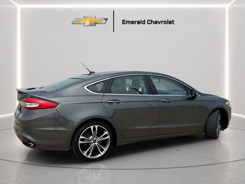 Used 2017 Ford Fusion Titanium FWD image 4