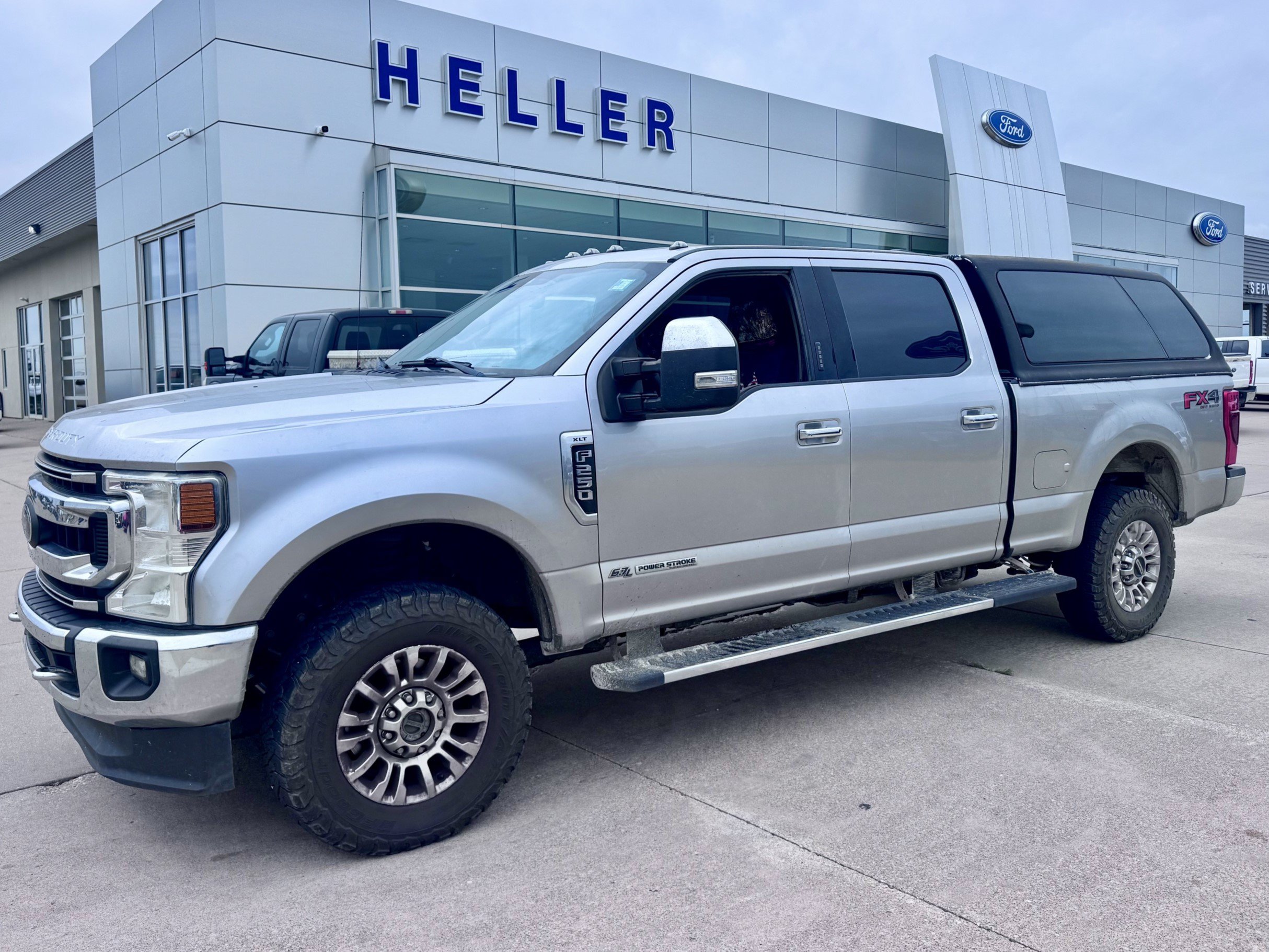 Used 2021 Ford F250 XLT w/ XLT Premium Package AWD/4WD image 3