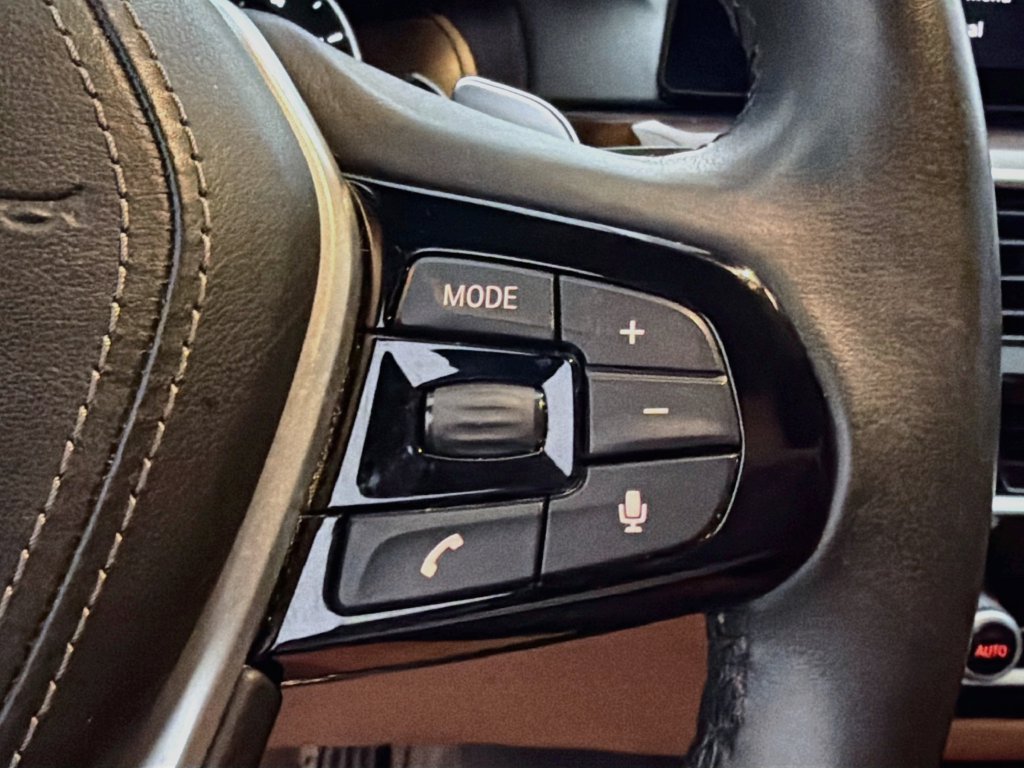 Used 2019 BMW 540i w/ Convenience Package RWD image 39
