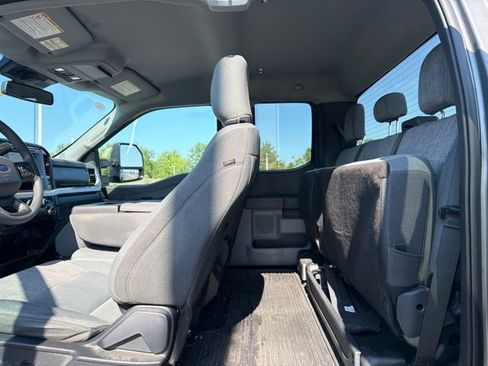 Used 2023 Ford F250 XLT w/ Snow Plow/Camper Package AWD/4WD image 15