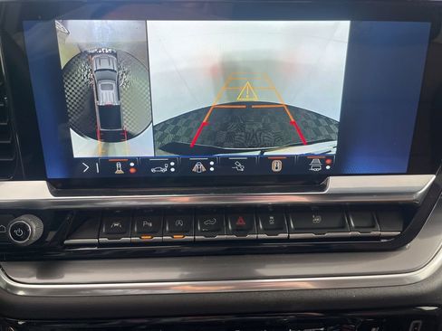 New 2026 Chevrolet Silverado 1500 High Country w/ Technology Package AWD/4WD image 42