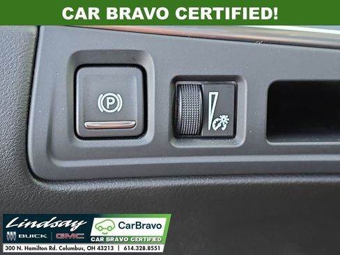 Used 2025 Cadillac XT5 Premium Luxury image 18