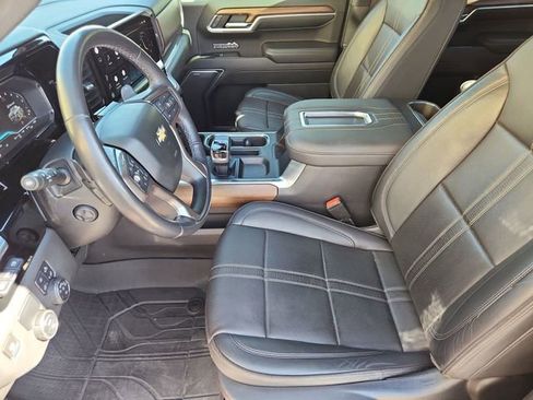 Used 2022 Chevrolet Silverado 1500 High Country w/ High Country Premium Package RWD image 19