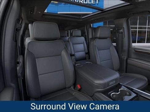 New 2026 Chevrolet Suburban Premier AWD/4WD image 18