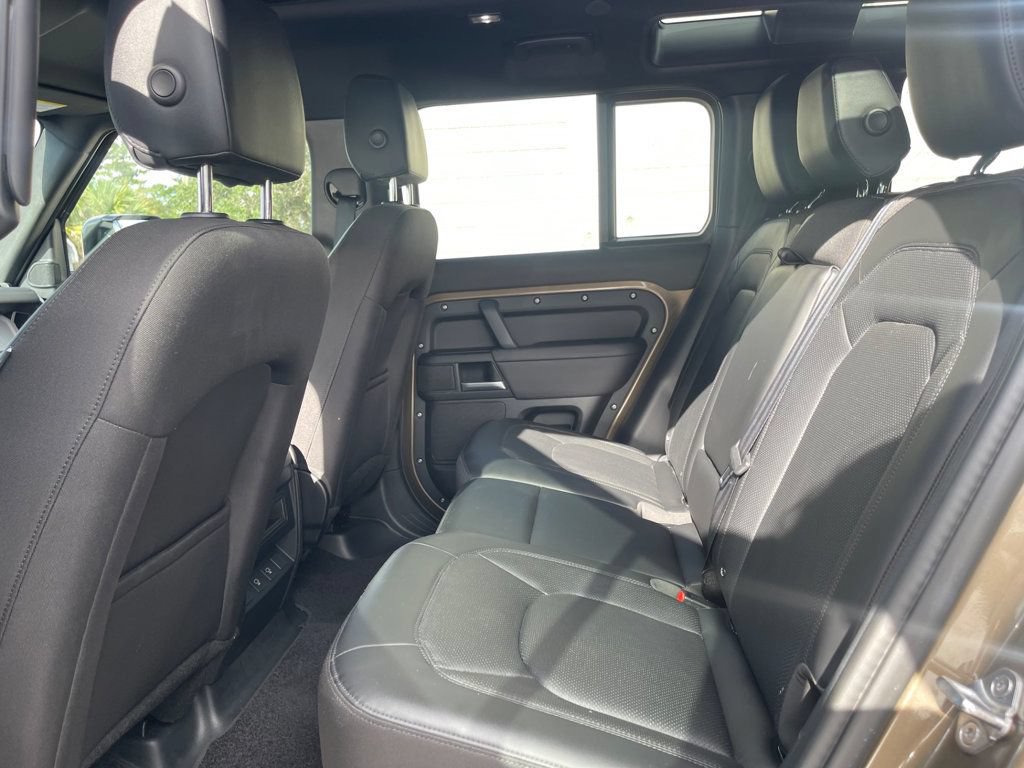Used 2025 Land Rover Defender 110 S AWD/4WD image 13