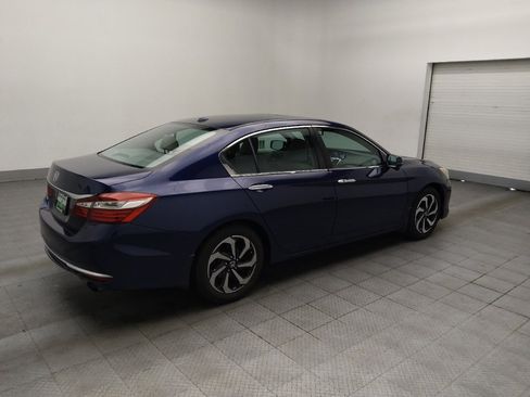 Used 2017 Honda Accord EX-L image 10