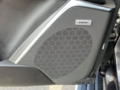 Used 2017 Cadillac Escalade Premium Luxury image 22