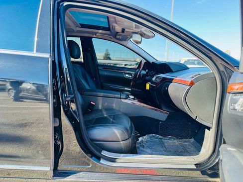 Used 2012 Mercedes-Benz S 550 image 12