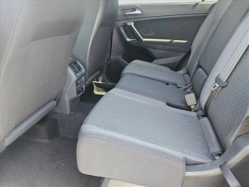 Used 2021 Volkswagen Tiguan S FWD image 17