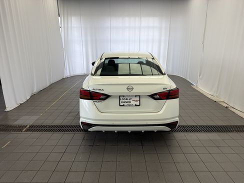 Used 2024 Nissan Altima 2.5 SV FWD image 5