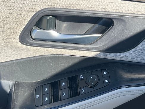 Used 2023 Nissan Rogue SV image 23