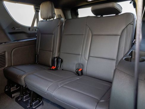 Used 2025 Chevrolet Suburban Z71 w/ Comfort Package image 12