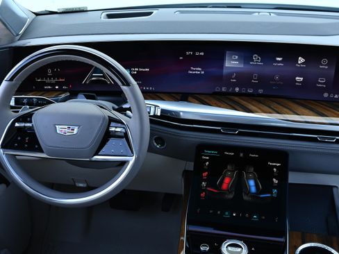 Used 2025 Cadillac Escalade Sport Platinum w/ LPO, Floor Liner Package image 38