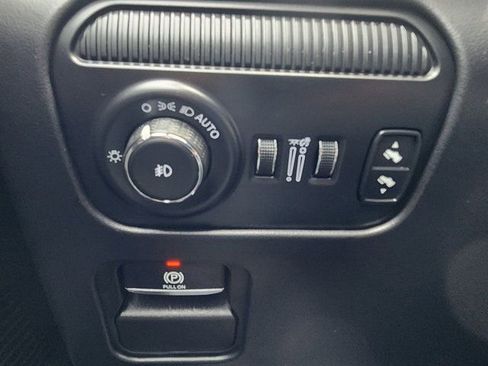 Used 2022 Jeep Grand Wagoneer Series III image 36