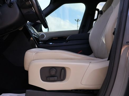 Used 2019 Land Rover Discovery SE AWD/4WD image 39