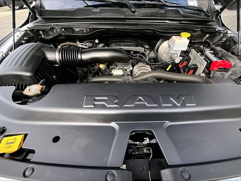 Used 2019 RAM 1500 Big Horn image 28