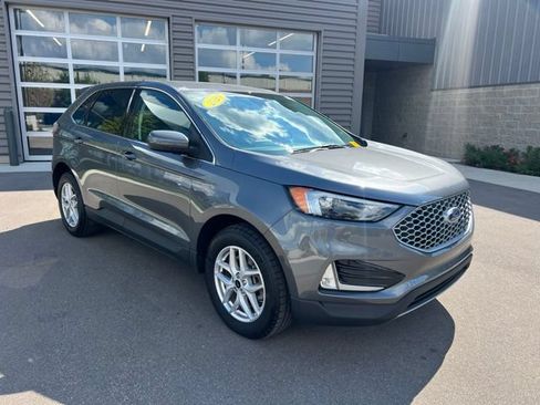 Used 2024 Ford Edge SEL w/ Convenience Package AWD/4WD image 3
