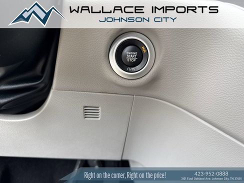Used 2022 Chrysler Pacifica Touring-L FWD image 22